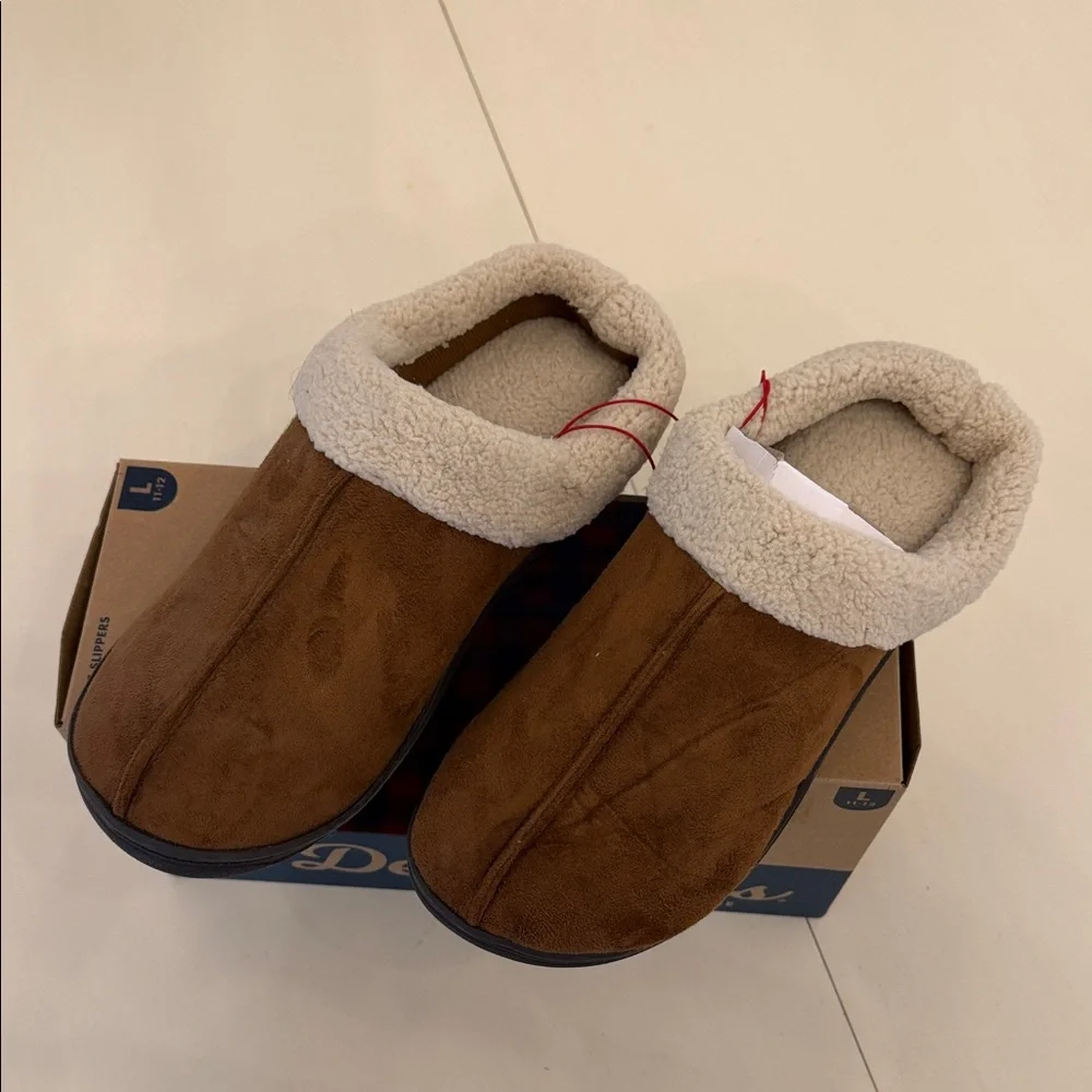 Dearfoams The Original Brown and Cream Men's Slippers